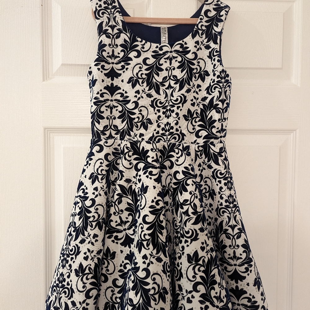 Floral White And Blue Sleeveless Girls Dress, Size 10